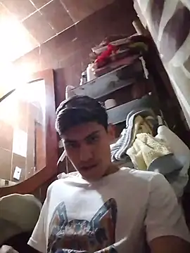 aispuro8505 online show from 02/15/26, 07:51