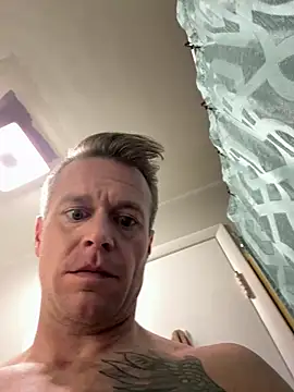 DILFiGuess11 online show from 11/16/25, 06:07