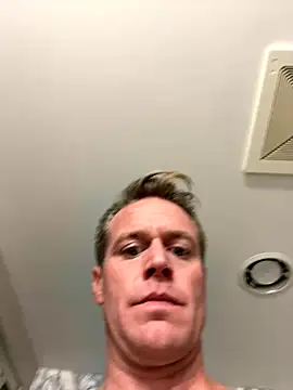 DILFiGuess11 online show from 10/30/25, 06:12