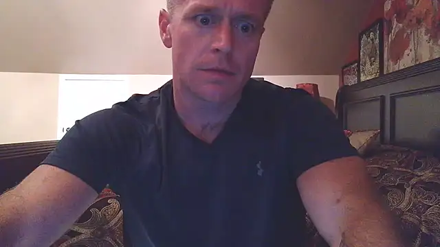 Snapshot of DILFiGuess11 chatting on 06/25/26, 04:21 DILFiGuess11 online show from 06/25/26, 04:21