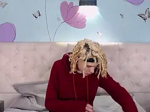 Aaron Fordd online show from 12/18/25, 05:28