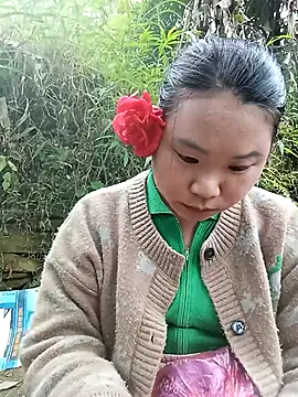 may-squirl online show from 10/31/25, 07:05