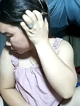 may-squirl online show from 11/06/25, 12:09