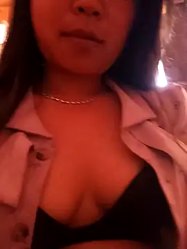 may-squirl online show from 11/28/25, 04:23