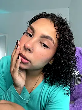 Snapshot of ViolettaMiller_ chatting on 10/08/25, 03:08 ViolettaMiller online show from 10/08/25, 03:08