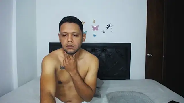 Snapshot of luna_pitufo chatting on 10/13/25, 09:44 luna pitufo online show from 10/13/25, 09:44