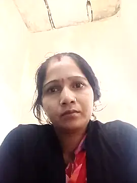 Snapshot of Jooli_xx chatting on 05/06/26, 03:32 Jooli xx online show from 05/06/26, 03:32