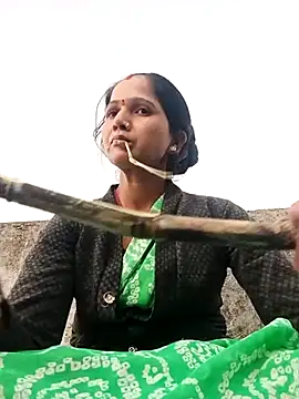 Jooli xx online show from 11/01/25, 12:21