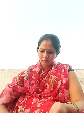 Snapshot of Jooli_xx chatting on 04/18/26, 01:02 Jooli xx online show from 04/18/26, 01:02