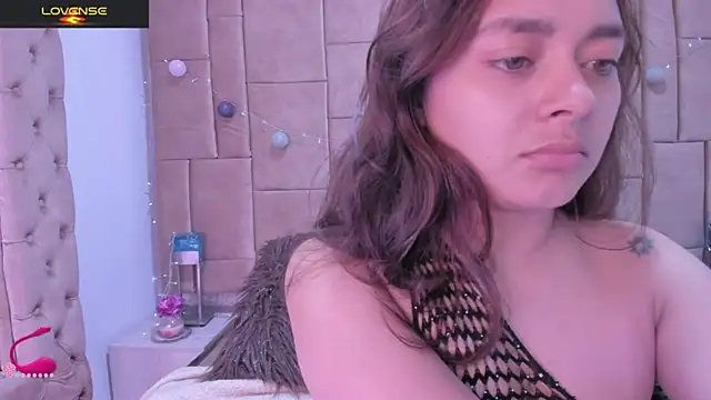 Snapshot of ambar_69_ chatting on 10/15/25, 04:33 ambar 69 online show from 10/15/25, 04:33