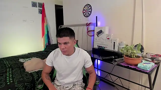 Snapshot of Jack_castell chatting on 10/05/25, 11:45 Jack castell online show from 10/05/25, 11:45