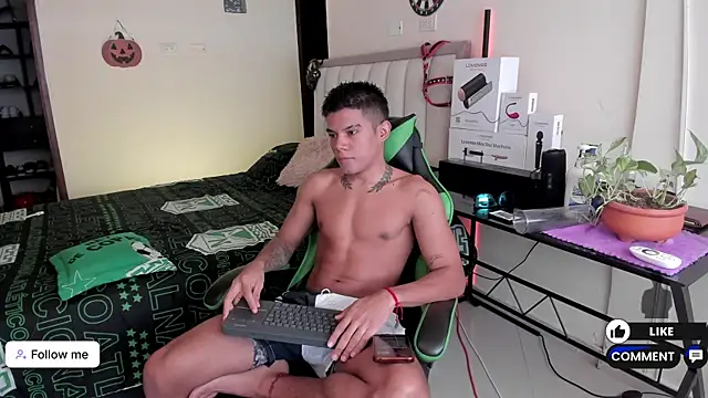 Snapshot of Jack_castell chatting on 10/02/25, 12:41 Jack castell online show from 10/02/25, 12:41