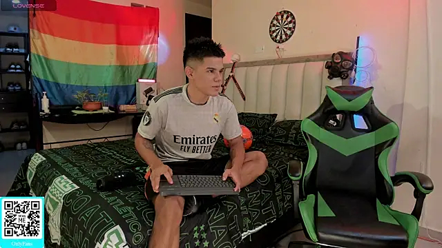 Snapshot of Jack_castell chatting on 09/12/25, 10:48 Jack castell online show from 09/12/25, 10:48