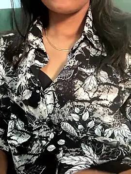 Snapshot of dollyjaan11 chatting on 10/18/25, 11:56 dollyjaan11 online show from 10/18/25, 11:56