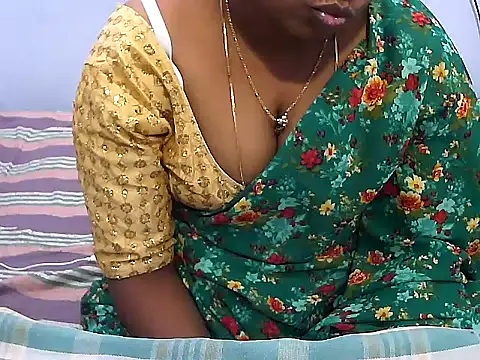 Snapshot of pinky_telugu_143 chatting on 10/21/25, 01:10 pinky telugu 143 online show from 10/21/25, 01:10