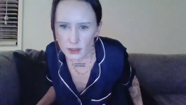 Snapshot of liltiddygoffwaifu chatting on 11/18/25, 10:29 liltiddygoffwaifu online show from 11/18/25, 10:29