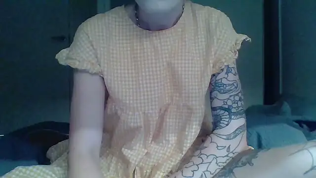 Snapshot of liltiddygoffwaifu chatting on 10/21/25, 06:02 liltiddygoffwaifu online show from 10/21/25, 06:02