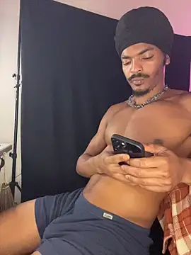 TRILLAHUNG online show from 05/25/26, 04:34