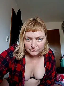 LiluLiluLilu online show from 04/23/26, 12:29