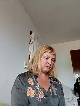 LiluLiluLilu online show from 05/22/26, 02:48