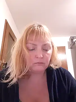 LiluLiluLilu online show from 10/20/25, 07:03