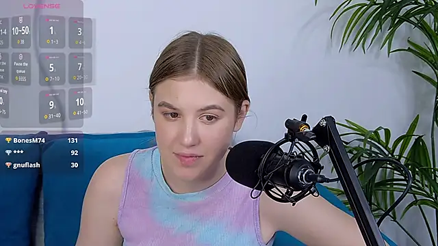 Snapshot of MelanieHenders chatting on 09/11/25, 05:46 MelanieHenders online show from 09/11/25, 05:46