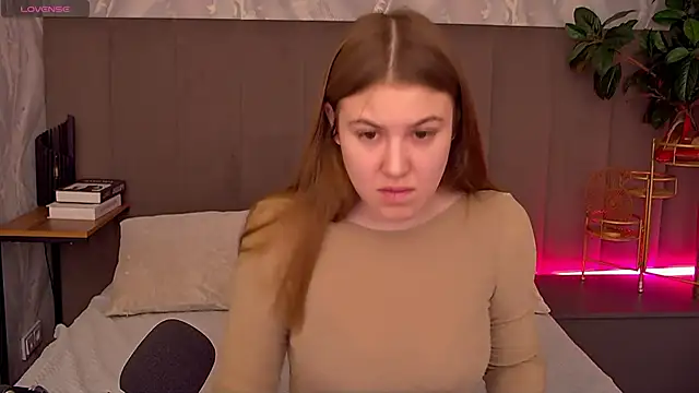 Snapshot of MelanieHenders chatting on 12/04/25, 05:39 MelanieHenders online show from 12/04/25, 05:39