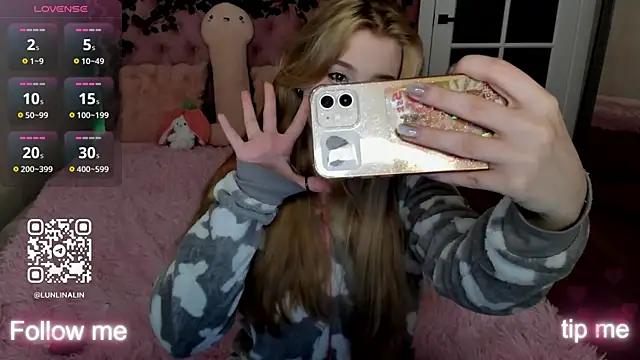 Snapshot of LightStar_18 chatting on 11/26/25, 03:34 LightStar 18 online show from 11/26/25, 03:34