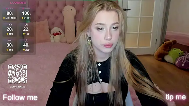 Snapshot of LightStar_18 chatting on 12/04/25, 08:08 LightStar 18 online show from 12/04/25, 08:08