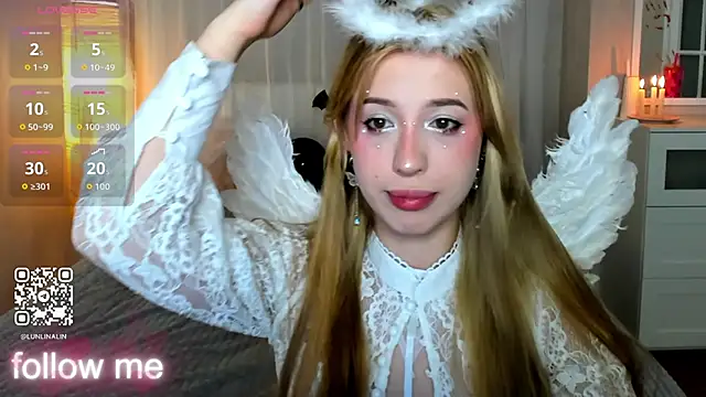 Snapshot of LightStar_18 chatting on 10/30/25, 09:40 LightStar 18 online show from 10/30/25, 09:40