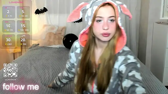 Snapshot of LightStar_18 chatting on 11/01/25, 09:14 LightStar 18 online show from 11/01/25, 09:14