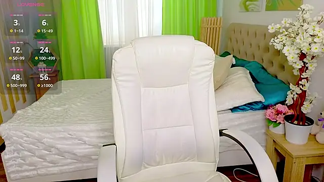 Snapshot of Adell__Shine chatting on 09/10/25, 08:02 Adell Shine online show from 09/10/25, 08:02