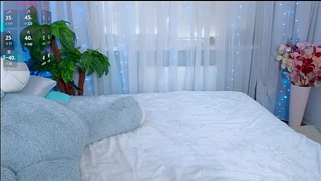 Snapshot of Adell__Shine chatting on 10/03/25, 10:17 Adell Shine online show from 10/03/25, 10:17