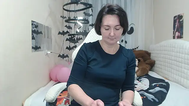 VivianGuchih online show from 11/01/25, 12:54