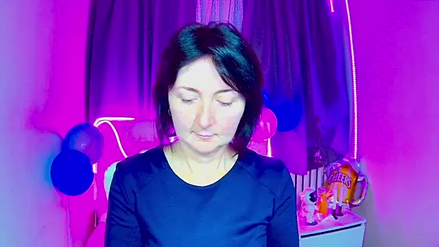 VivianGuchih online show from 09/27/25, 06:19