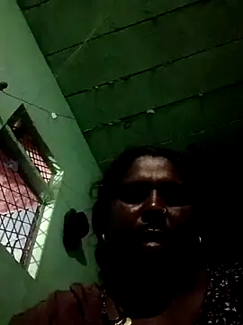 Snapshot of Ishwariya_Hatwal chatting on 09/20/25, 04:56 Ishwariya Hatwal online show from 09/20/25, 04:56