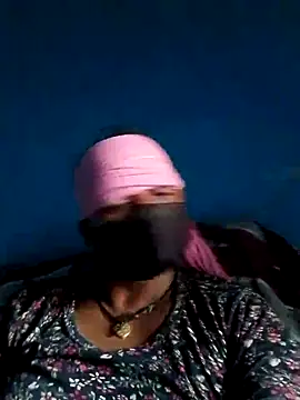 Snapshot of Ishwariya_Hatwal chatting on 10/07/25, 02:12 Ishwariya Hatwal online show from 10/07/25, 02:12