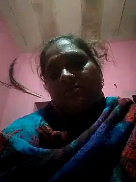 Snapshot of Ishwariya_Hatwal chatting on 10/08/25, 07:47 Ishwariya Hatwal online show from 10/08/25, 07:47