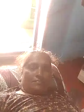 Snapshot of Ishwariya_Hatwal chatting on 09/12/25, 09:31 Ishwariya Hatwal online show from 09/12/25, 09:31