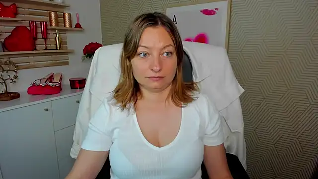 angelaSamt online show from 06/10/26, 05:30