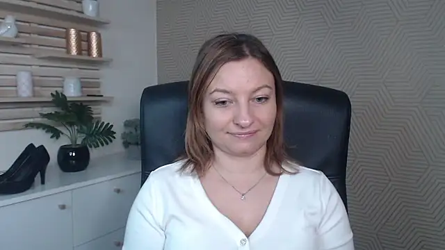 angelaSamt online show from 12/02/25, 06:37