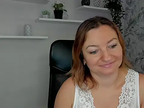 angelaSamt online show from 09/15/25, 05:41