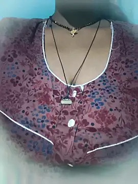 posewith online show from 10/02/25, 04:49