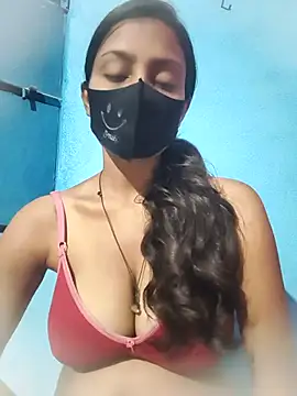 posewith online show from 09/30/25, 08:48