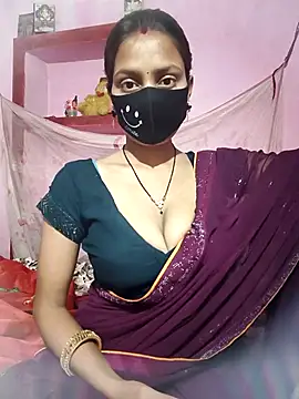 posewith online show from 02/24/26, 10:21