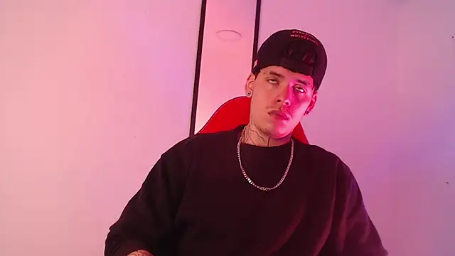 Anhonymus  online show from 09/29/25, 03:46