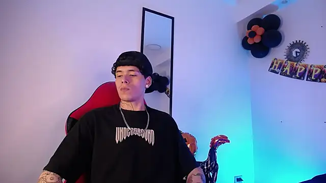 Anhonymus  online show from 10/31/25, 04:20