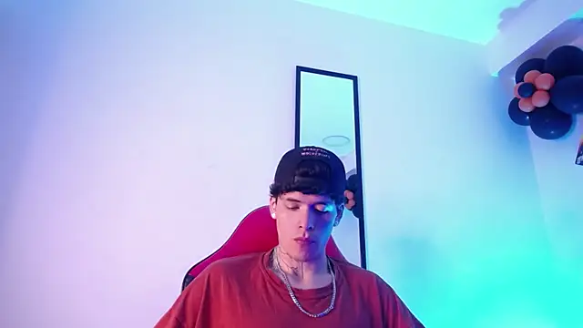 Anhonymus  online show from 10/21/25, 03:39