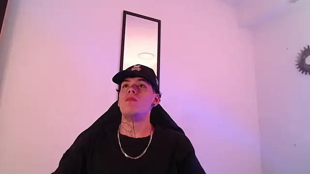 Anhonymus  online show from 09/25/25, 03:45