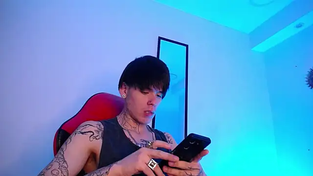 Anhonymus  online show from 11/20/25, 03:40